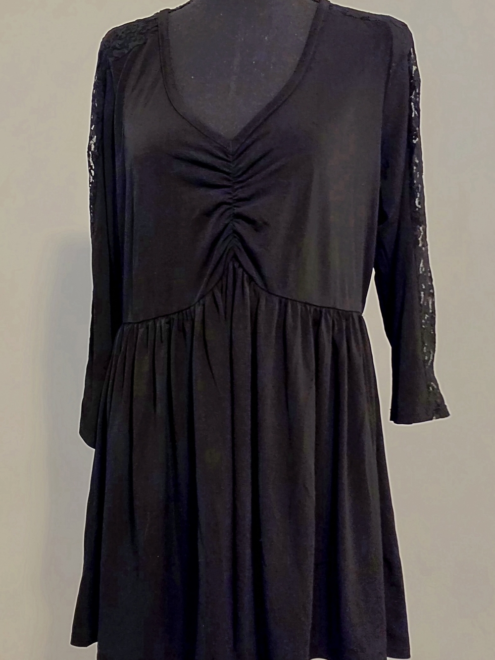 NWT Torrid Black Lace Sleeve Babydoll Dress 1X Ruched Front Empire Waist